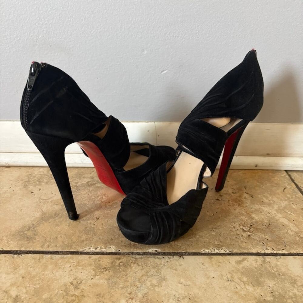 Christian Louboutin Drapiday Pumps US 8.5/9 Black Suede With Bag